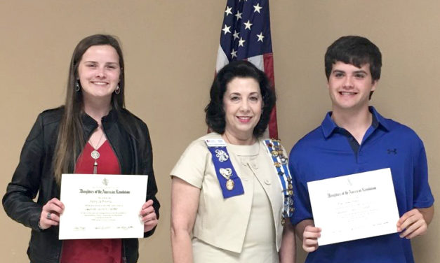 Local DAR Chapter Presents Good Citizen Awards to Students