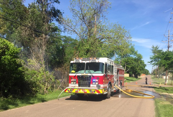 Fairfield Fire Department Extinguishes Grass/Woods Fire