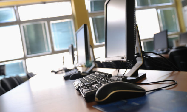 Navarro College Offers Adult Computer Access