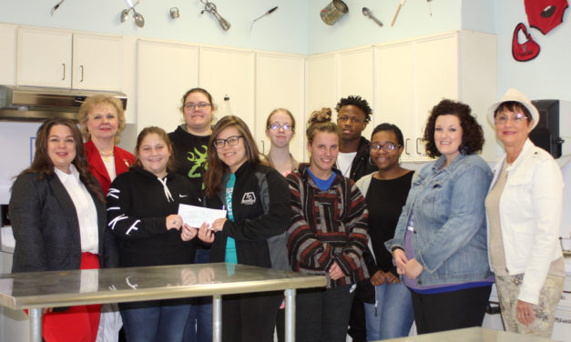 Fairfield History Club Donates to FHS Student Programs