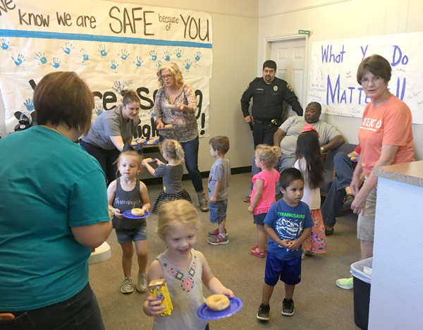 Pre-Schoolers Enjoy Donuts with Teague PD Officers