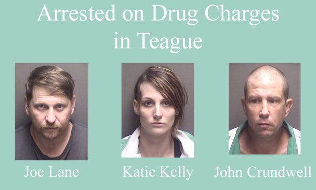 Officers Make Bonus Arrests While Serving Warrent