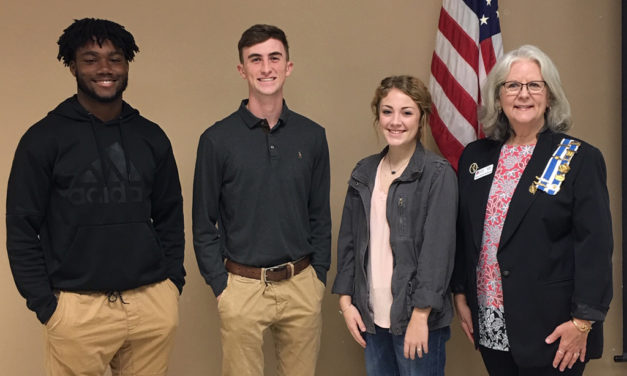Good Citizens Welcomed by DAR Chapter