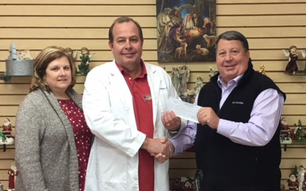 Hometown Pharmacy Donates to Basketball Tourney