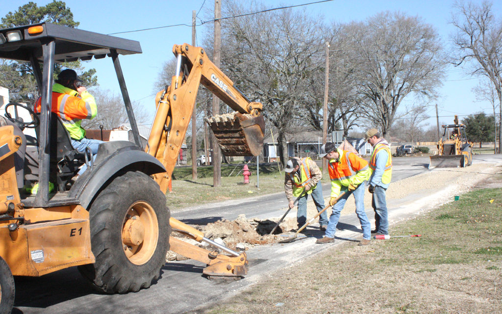City Crew Works To Repair Oak Street In Fairfield
