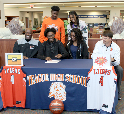 Teague B-Ballers Sign To Continue At College Level