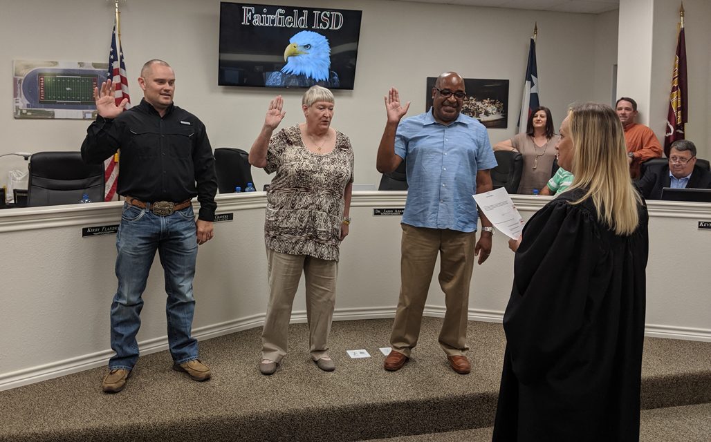 New Fairfield ISD Board Members Take Their Places