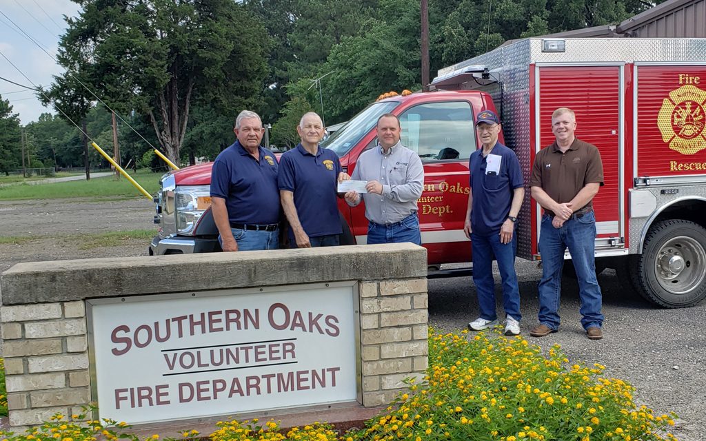 Southern Oaks VFD Accepts Donation