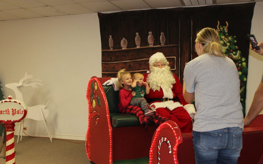 Santa Visits Children Early in Fairfield