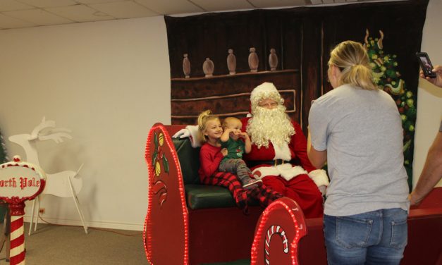 Santa Visits Children Early in Fairfield