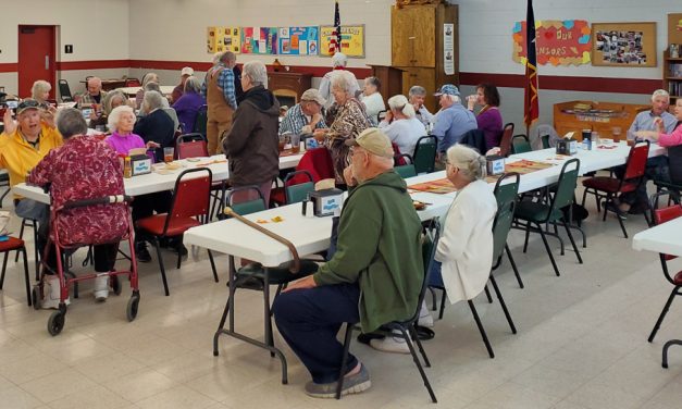 Seniors Enjoy Thanksgiving Meal