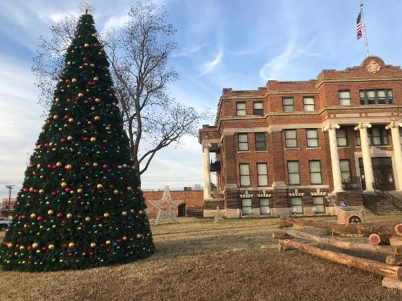 Enjoy ‘A Hometown Christmas’ This Saturday on the Square in Downtown Fairfield
