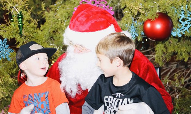 Santa Comes To Downtown Wortham