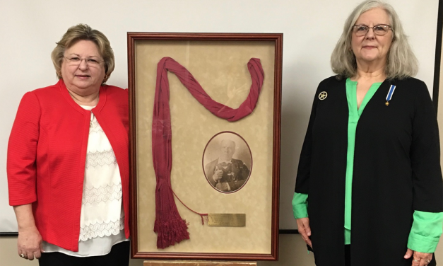Local Chapter Learns About Revolutionary War Sash