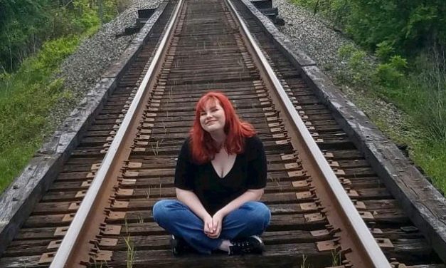 Navarro Choir Scholarships Awarded to Katie Carlson