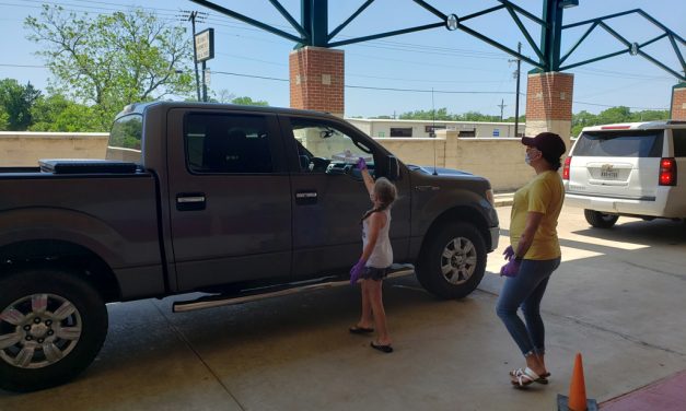 Fairfield ISD Holds Drive-Thru Teacher Appreciation Event