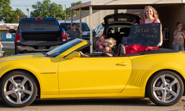 2020 FHS Senior Prom Parade Takes Over Downtown Fairfield