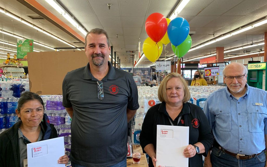 Service Awards Recognize Long-Time Grocery Employees