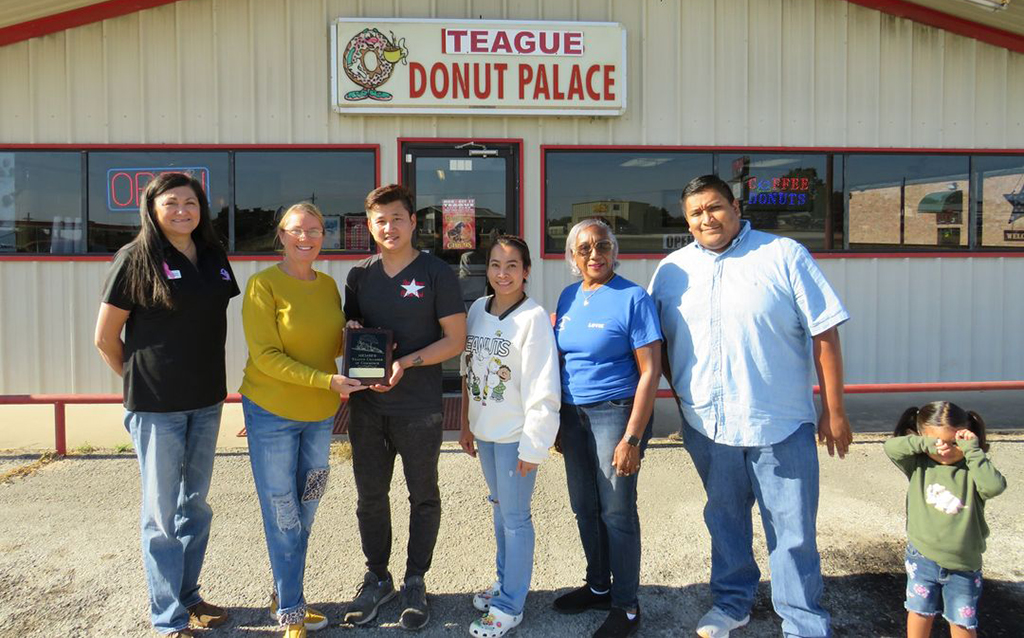 Teague Donut Palace Joins Teague Chamber of Commerce