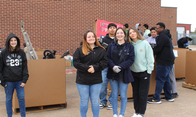 Students Lend a Hand to One Stop Recycle Drop