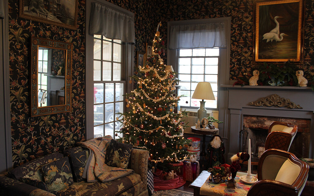 A Christmas Visit With the Oldest Home in Fairfield