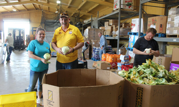 Grocery, Community Club Works With Food Pantry