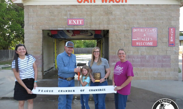 New Owners Welcomed to Teague Chamber of Commerce