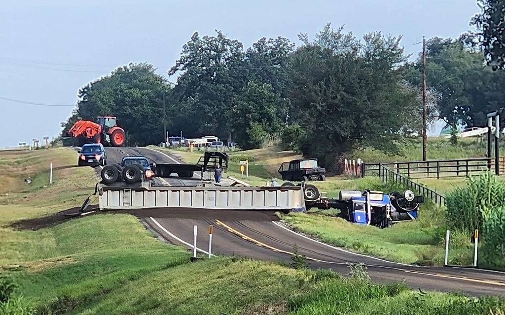 Shut Down:  18-Wheeler Wreck Closes Highway 75 North