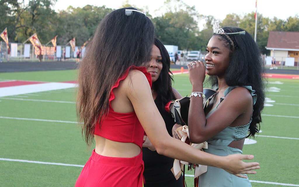 New Queen Reigns at FHS Homecoming