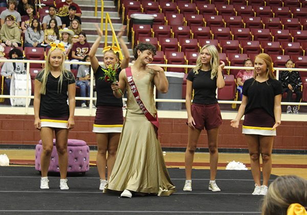 New Queen Reigns At FHS Homecoming FCT News