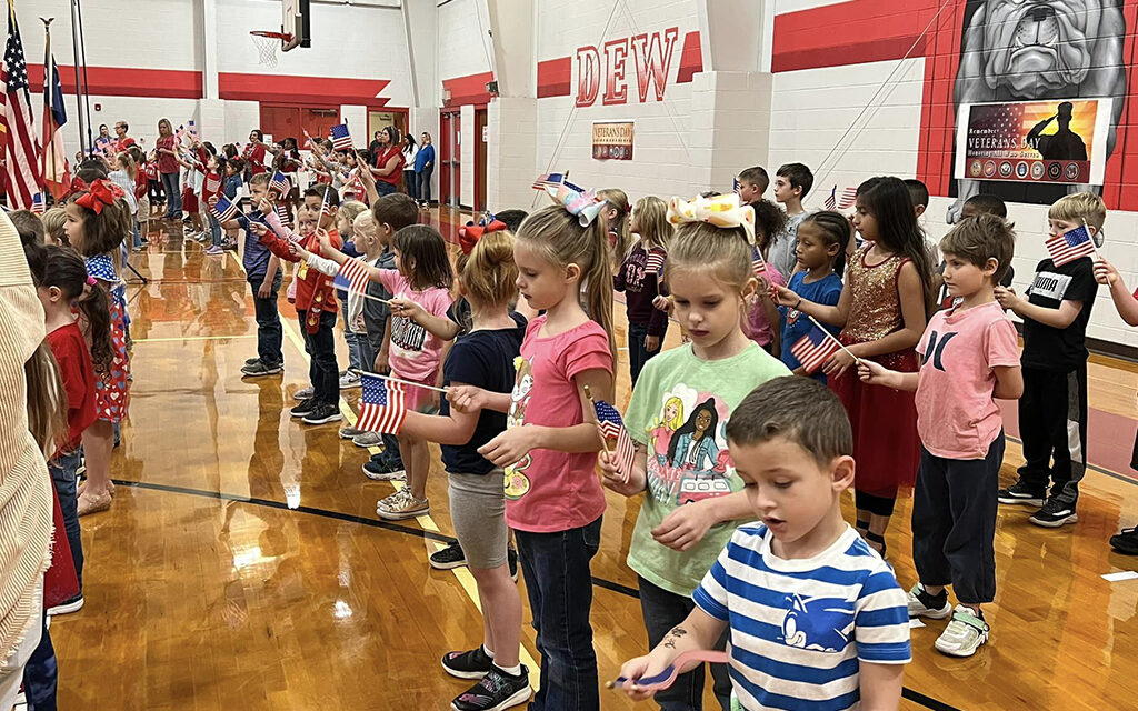 Veterans Honored by Dew ISD Students