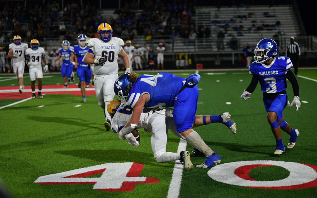 Bulldogs Fall to Pirates in Playoff, 30-16