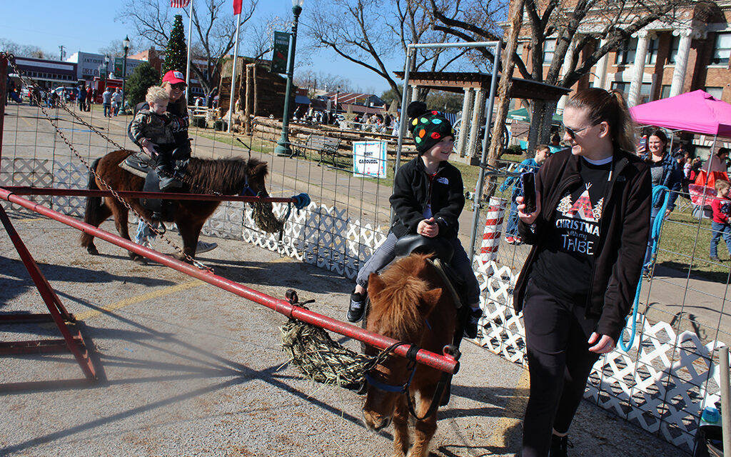 Avalanche of FUN at Fairfield’s ‘Jingle All the Way’ on the Square