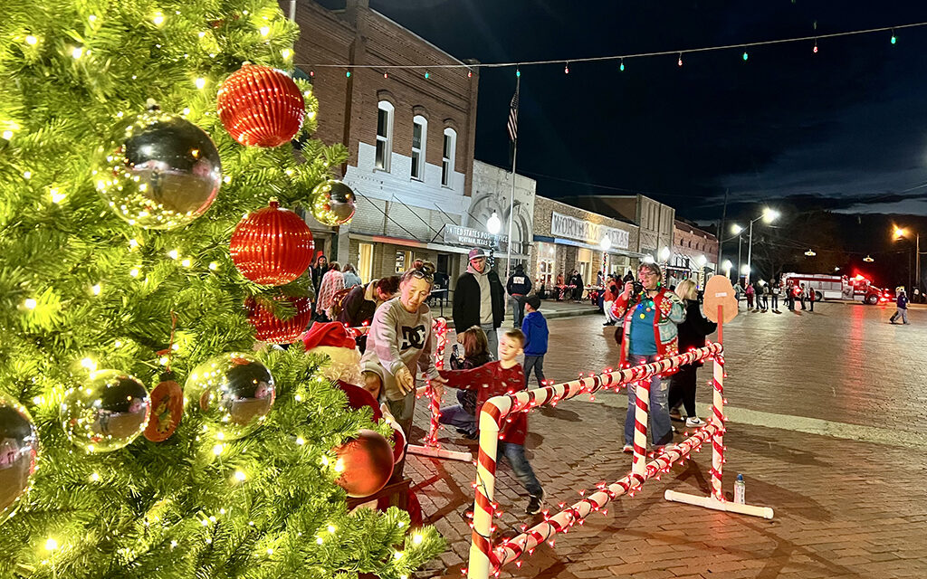 Warm Chili, Hot Cocoa & Visits with Santa Enjoyed at Wortham’s ‘Christmas on the Bricks’