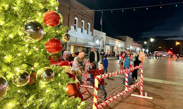 Warm Chili, Hot Cocoa & Visits with Santa Enjoyed at Wortham’s ‘Christmas on the Bricks’