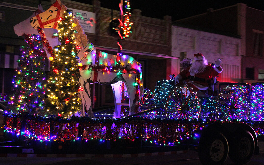 Parade of Lights Takes Over Teague’s Main Street, Santa’s Return Visit This Saturday Morning!