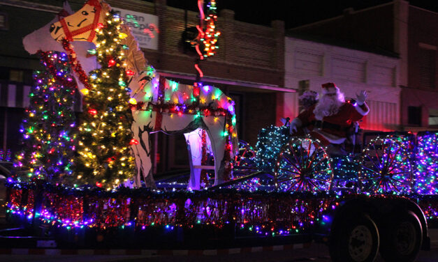 Parade of Lights Takes Over Teague’s Main Street, Santa’s Return Visit This Saturday Morning!