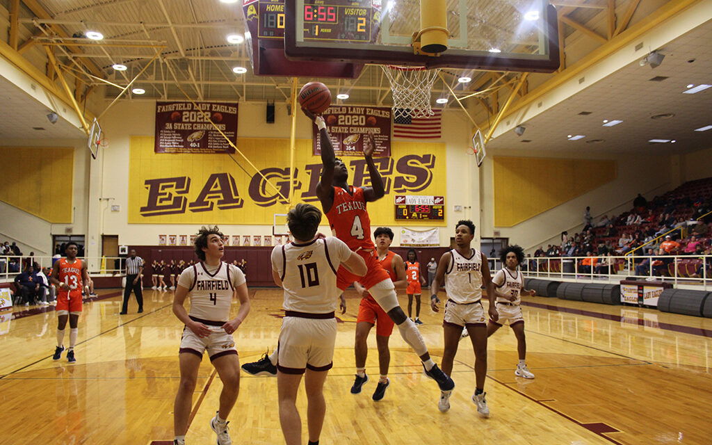 Eagles Dominate Lions to Stay in District Race
