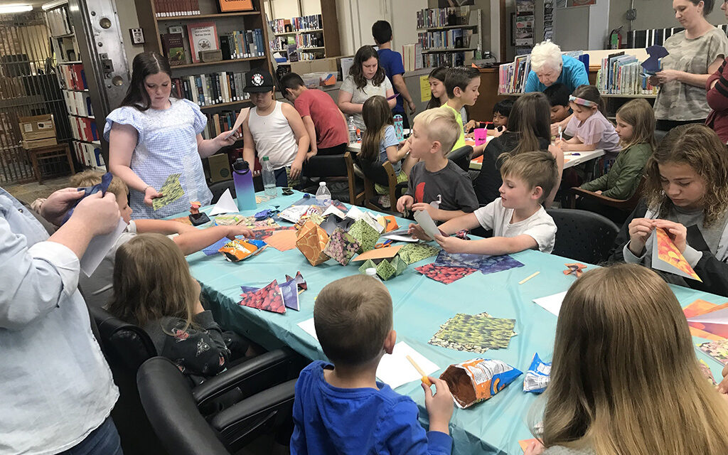Kids Enjoy Arts & Crafts at Teague Public Library during Spring Break