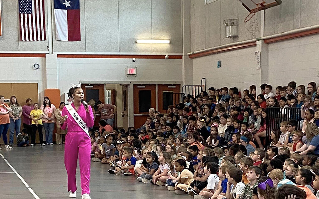 Teague Students Meet Ellis Breaux, the Reigning Miss Texas