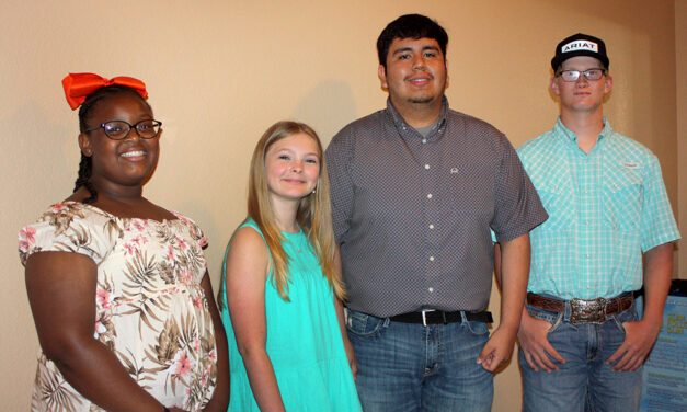 Teague Chamber Names Students of the Year