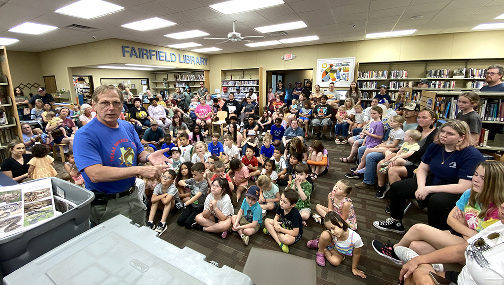 Fairfield Library Kids Enjoy Summer Kick-Off