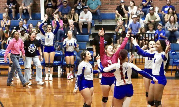 Wortham Lady Dawgs Take On Axtell Varsity Volleyball