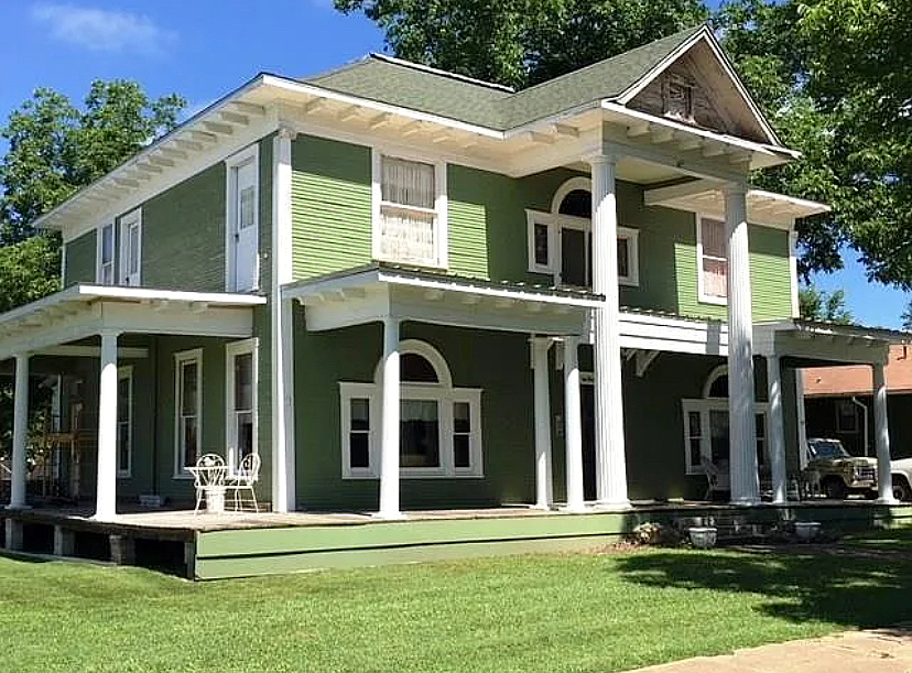 Teague’s Historic Hendon House Joins This Year’s Christmas Tour of Homes