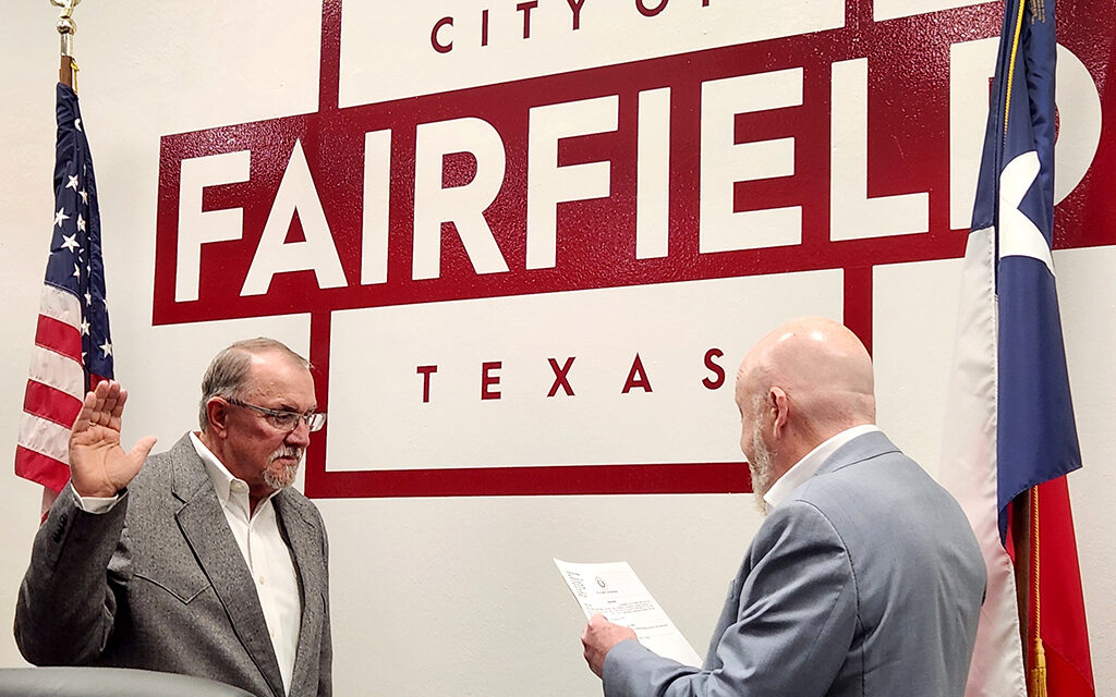 New Fairfield Mayor Bobby Nichols Sworn In