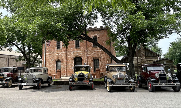 Vintage Cars Make Historic Tour in Fairfield