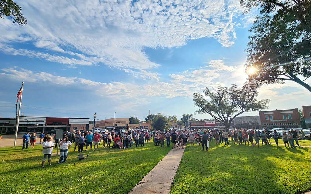 Freestone County Citizens Gather to Honor Charlie Kirk
