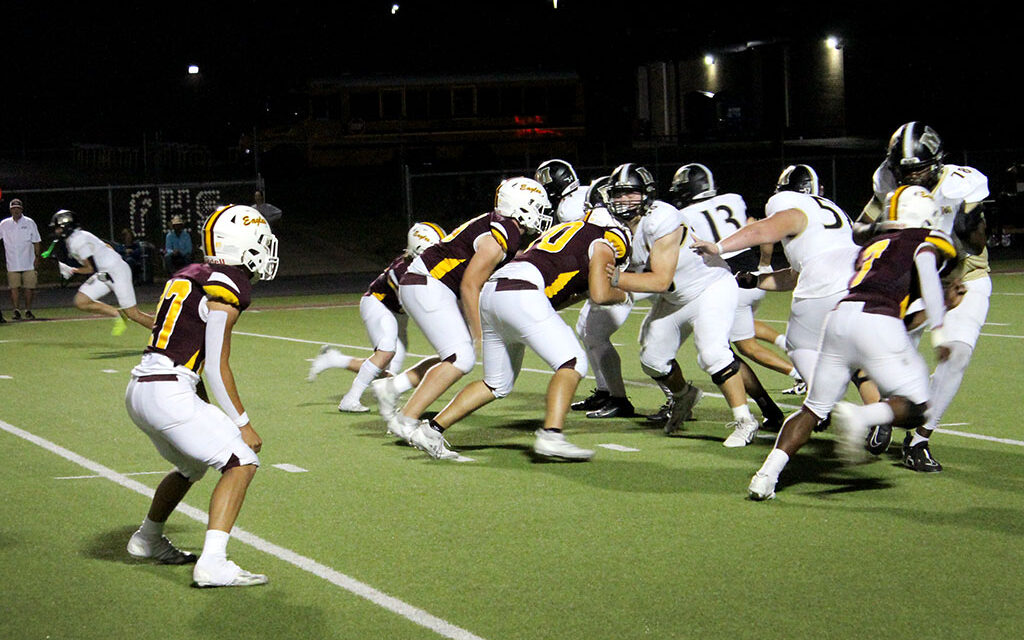 Eagles fly by Bulldogs 61-14