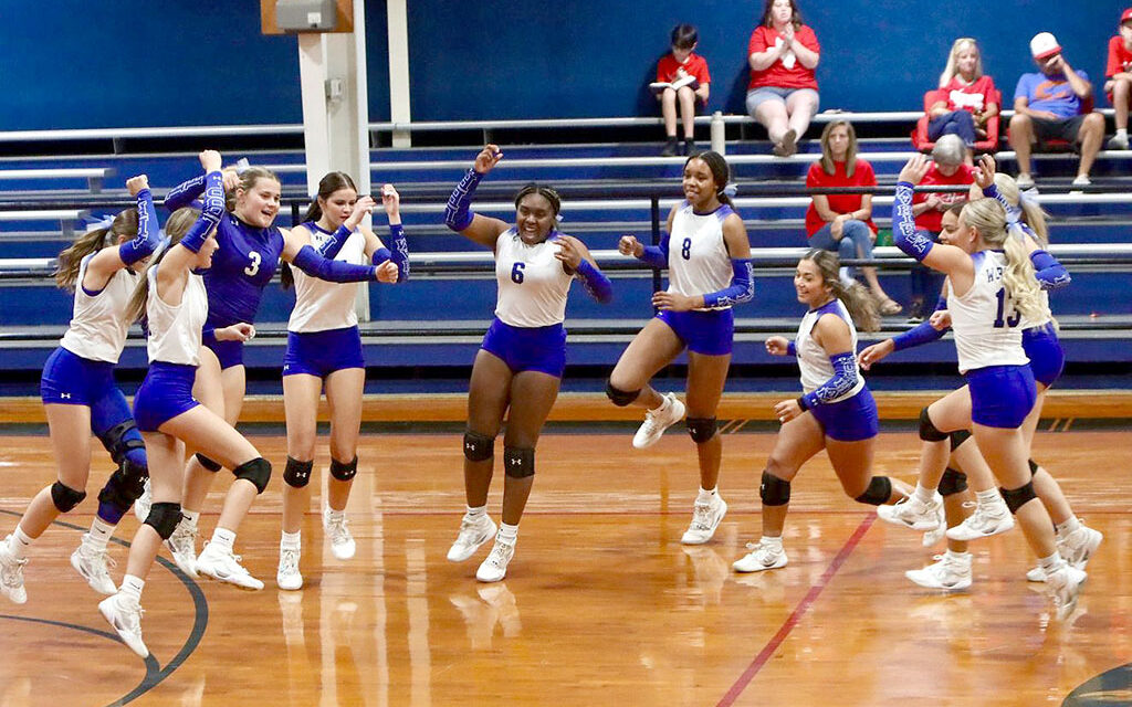 Lady Bulldogs Victorious on the Court