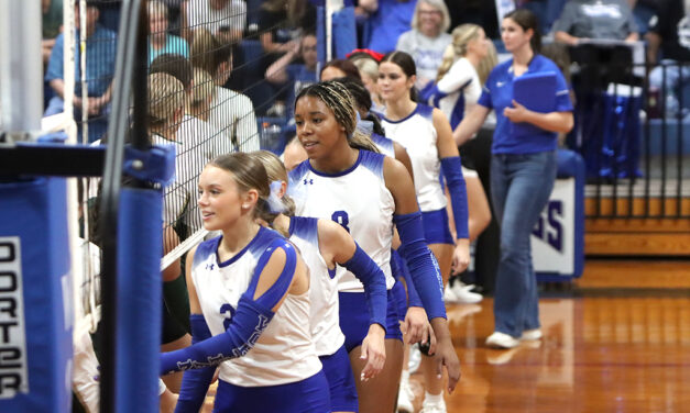 Lady Bulldogs Battle Valley Mills